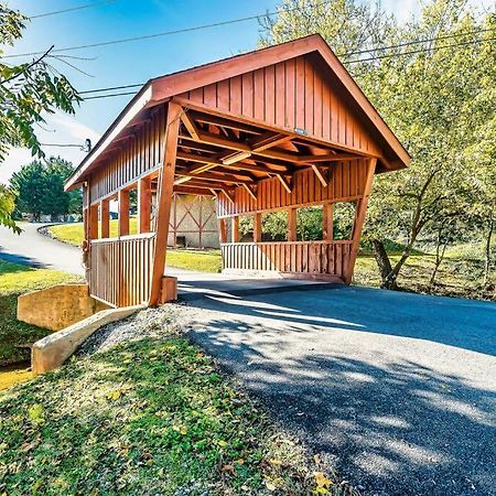 Cabin With New Hot Tub, Near Dollywood .2Bd.2Ba.Sleeps6.Bbq Sevierville Zewnętrze zdjęcie