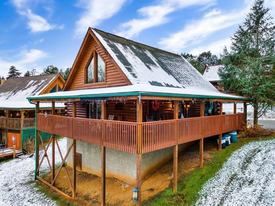 Cabin With New Hot Tub, Near Dollywood .2Bd.2Ba.Sleeps6.Bbq Sevierville Zewnętrze zdjęcie