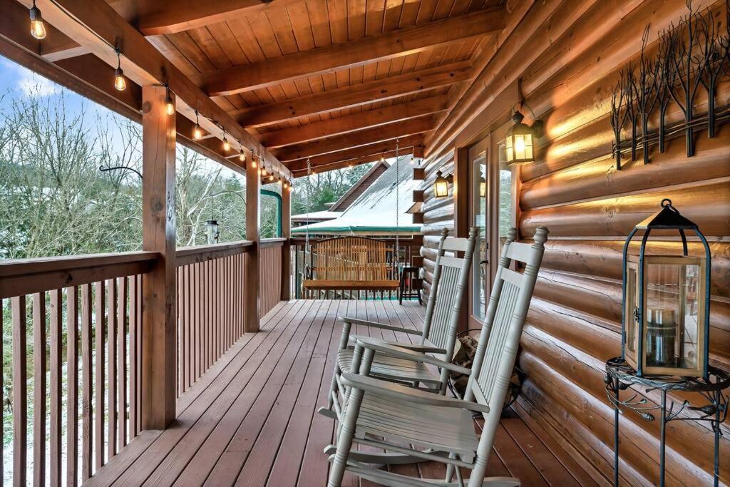 Cabin With New Hot Tub, Near Dollywood .2Bd.2Ba.Sleeps6.Bbq Sevierville Zewnętrze zdjęcie