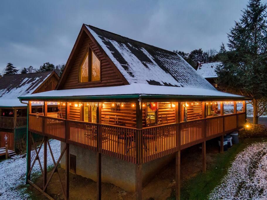 Cabin With New Hot Tub, Near Dollywood .2Bd.2Ba.Sleeps6.Bbq Sevierville Zewnętrze zdjęcie